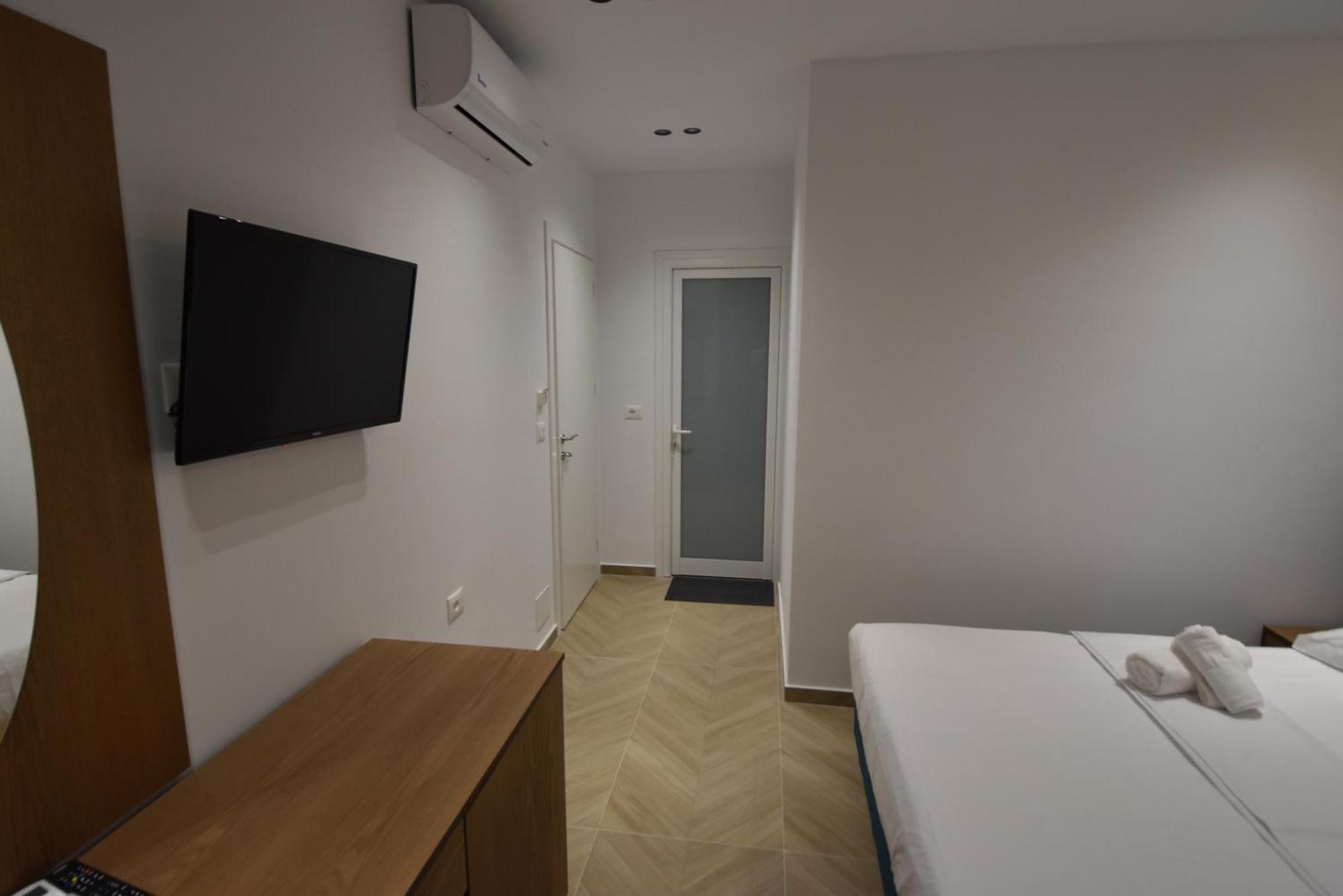 Agimi Hotel Ksamil Eksteriør billede