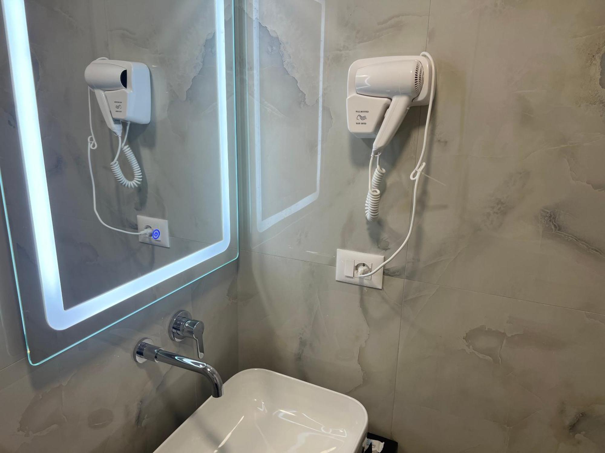 Agimi Hotel Ksamil Eksteriør billede