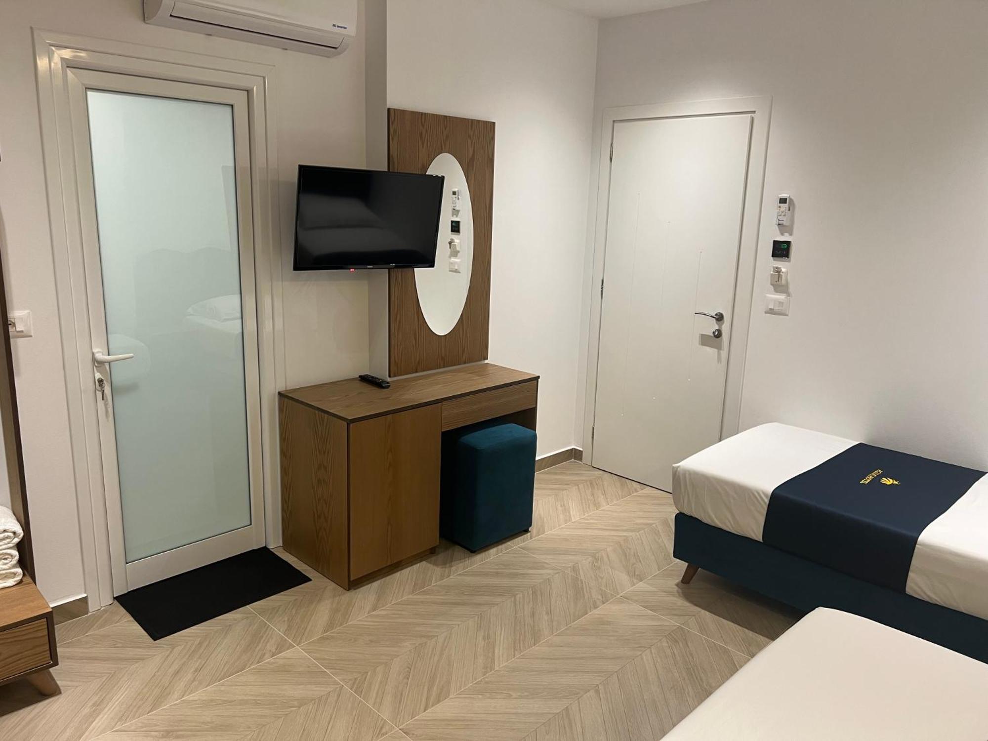 Agimi Hotel Ksamil Eksteriør billede